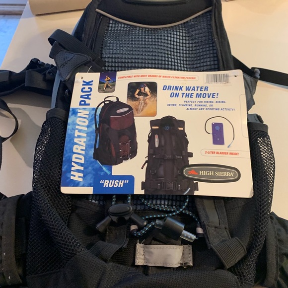 Hydration backpack - Picture 3 of 7